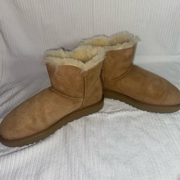 Ugg classic mini bailey button size 10 - Picture 2 of 8